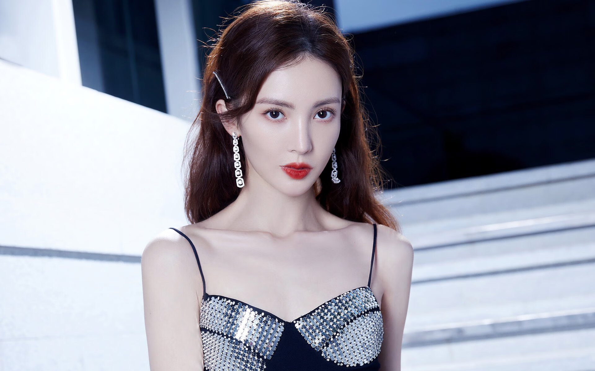 九游下载官网-男子篮球加强体能与技能双重训练提高比赛表现,篮球体能力量训练方法