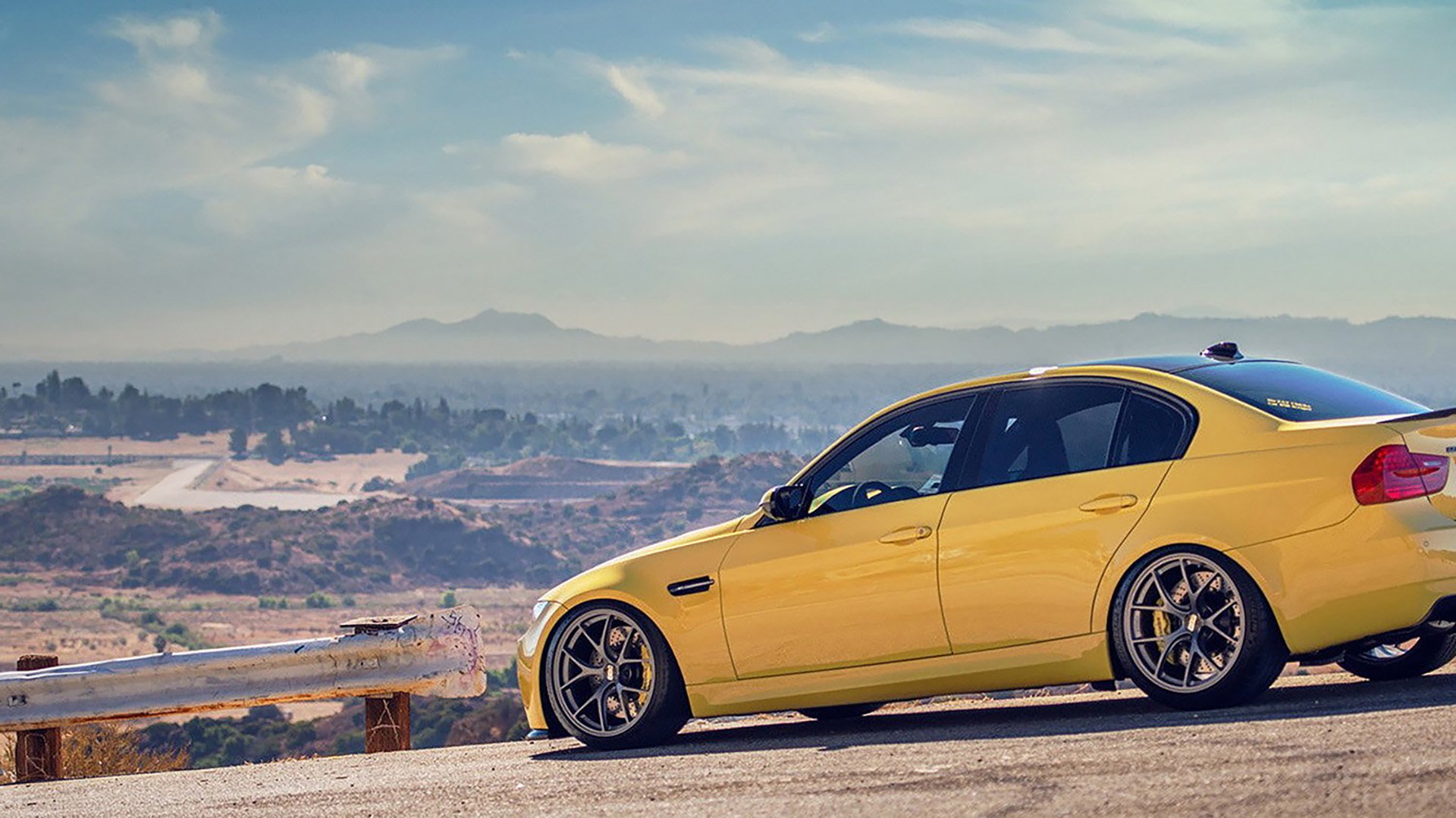 九游下载安装-萨默·麦金托什冲线瞬间引爆全场,麦金托什海报